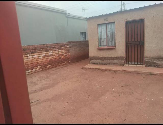 2 BEDROOM HOUSE FOR SALE IN KATLEHONG SOUTH